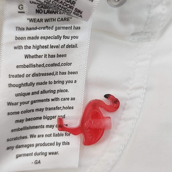 Good American 22 Shorts The Bombshell Destructed White Cut-Off Shorts - Picture 9 of 15